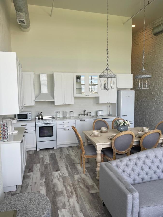 Bluegrass River View! Soak & Savor By Hollyhock Apartment Louisville